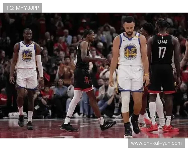 步行者次节三分10中7，76人防守沟通频现漏洞